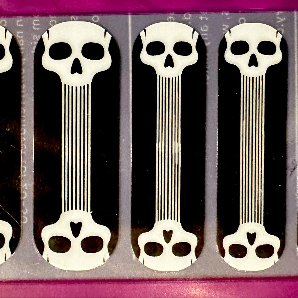 Jamberry Nail Wraps - Skull